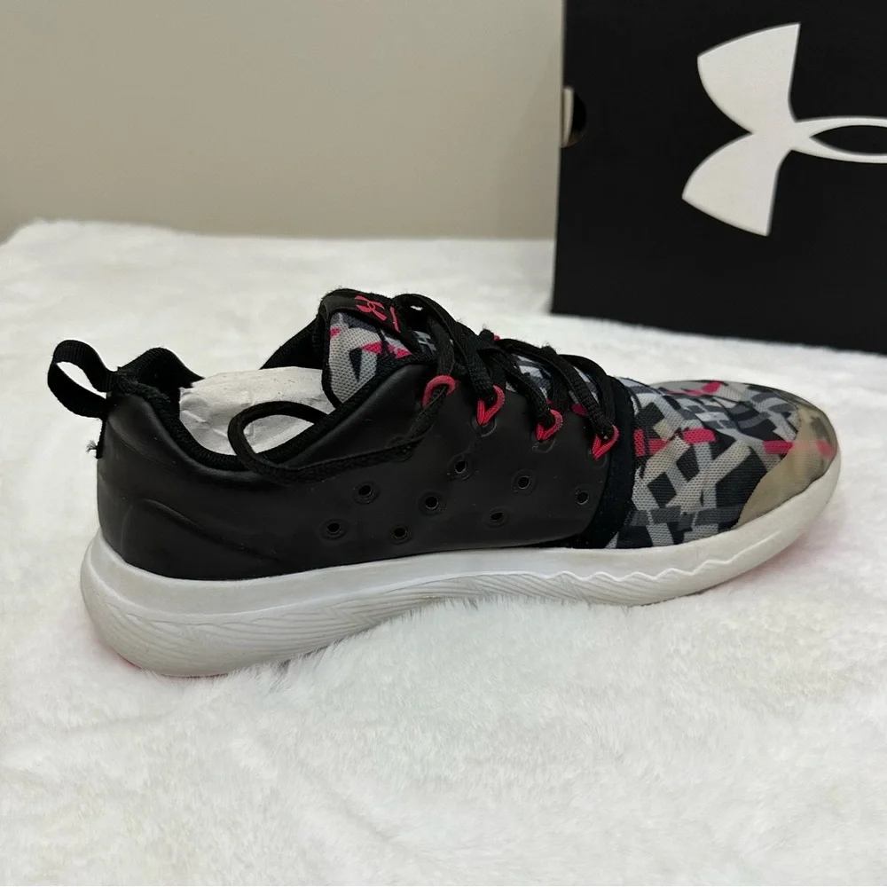 Kids Under Armour GGS Charged Black/Pink Running Shoes - Picture 6 of 13